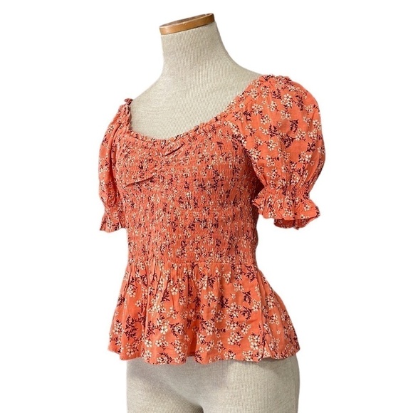 Bila 77 NWT Rowena Top Smocked Floral Coral Peplum Size Small S - Picture 2 of 16